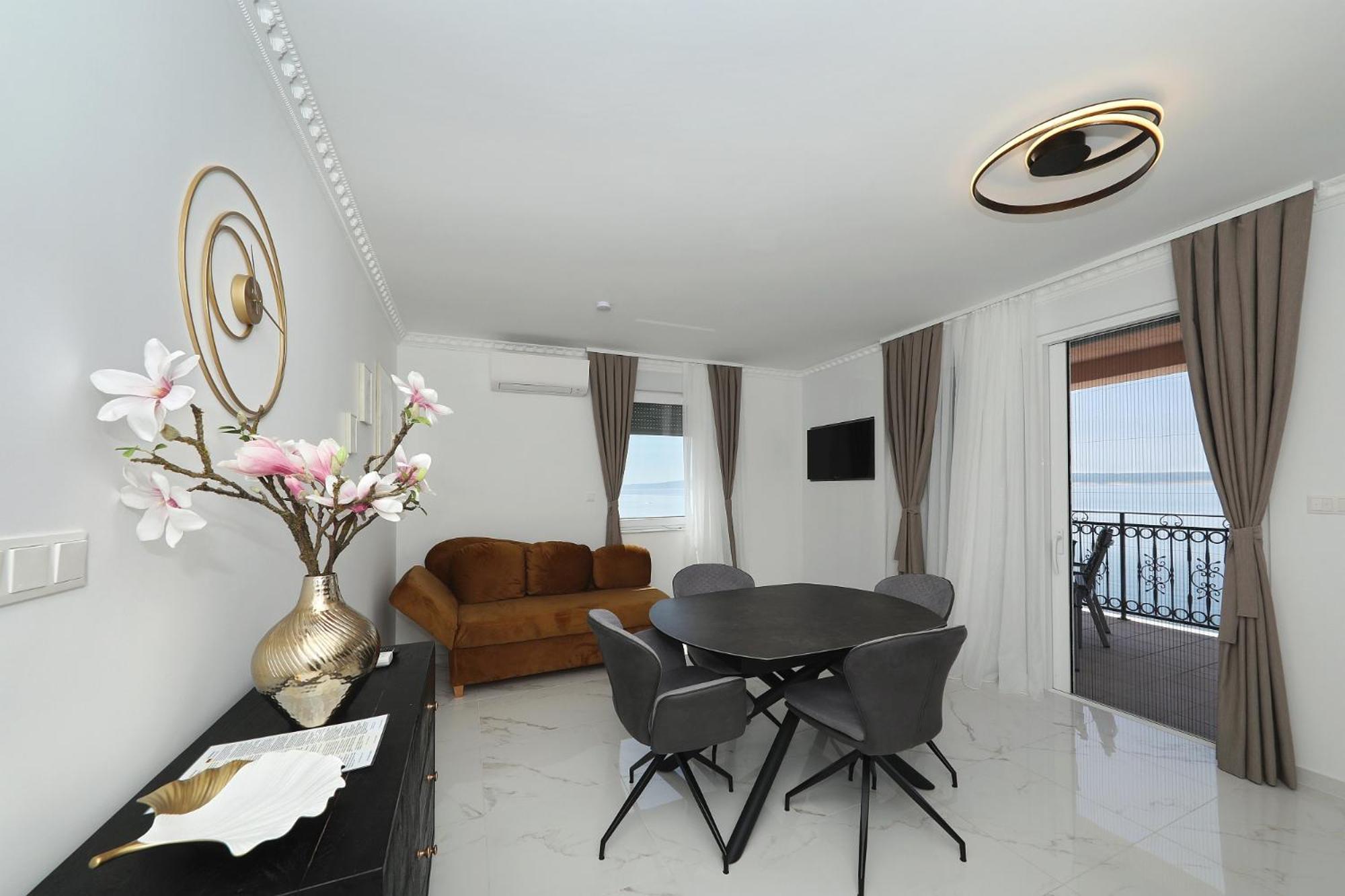Villa Tin Apartments ทริบานี-ครุสชิซา ภายนอก รูปภาพ