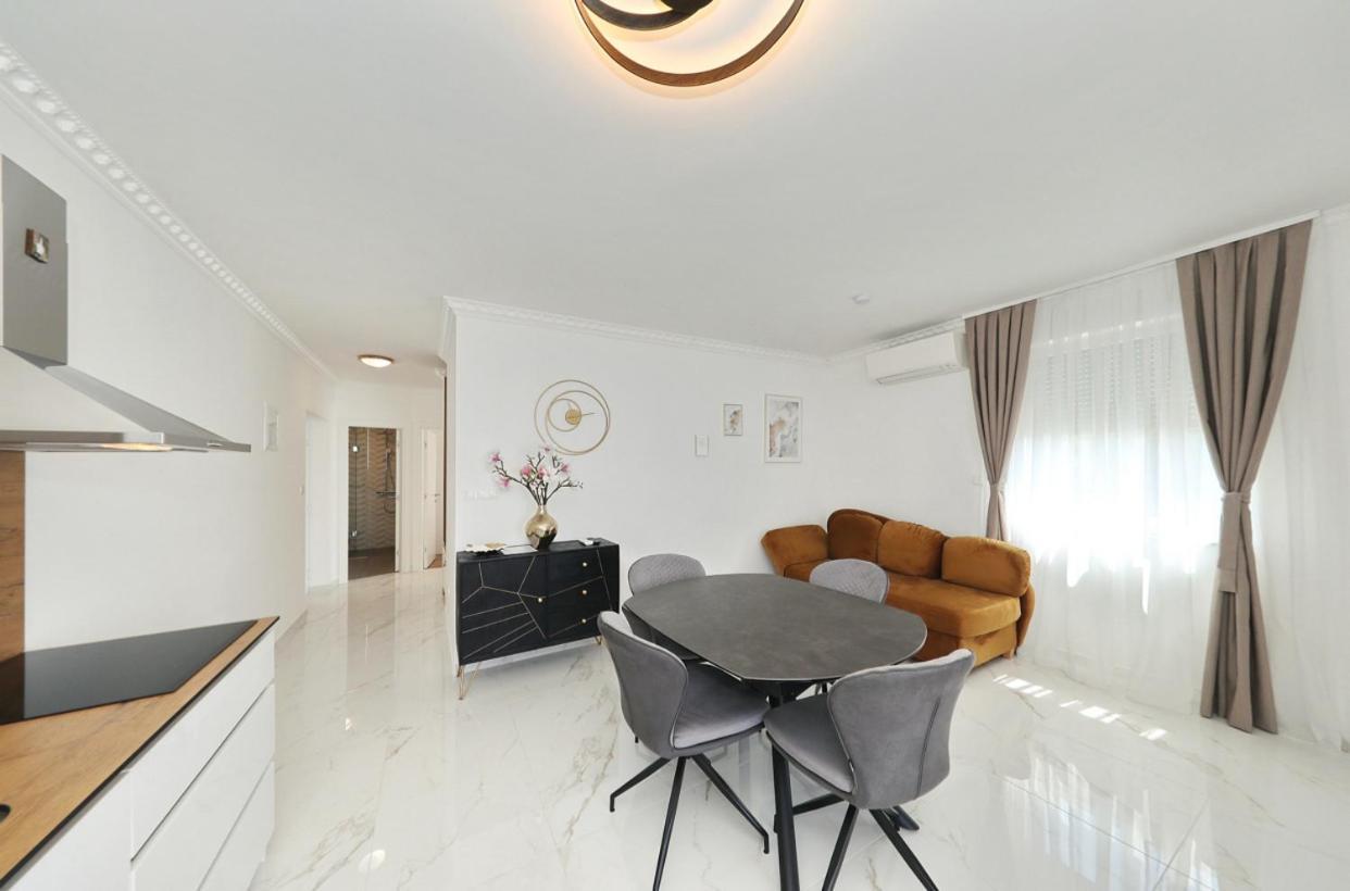 Villa Tin Apartments ทริบานี-ครุสชิซา ภายนอก รูปภาพ